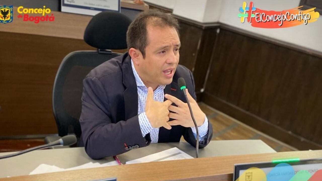 El concejal César García fue sancionado por el Consejo de Control Ético del Partido Cambio Radical. Perdió derecho a voz y voto.