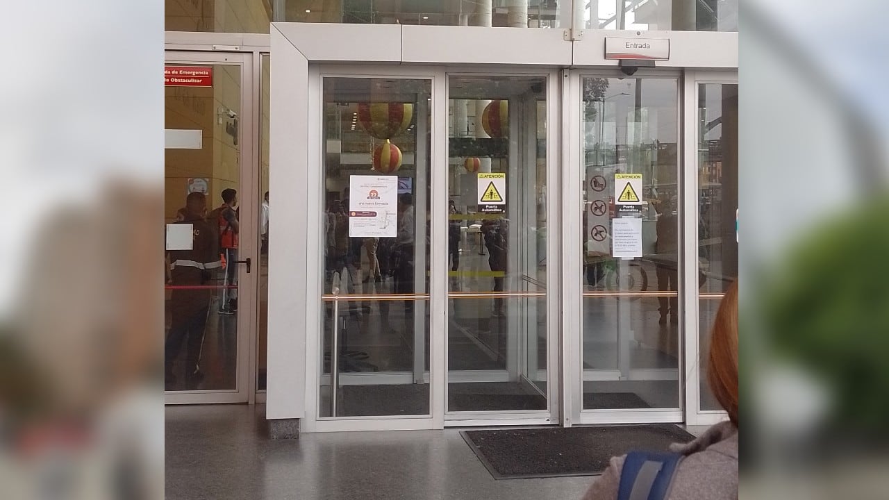 El acceso a la sede de Compensar permanece restringido