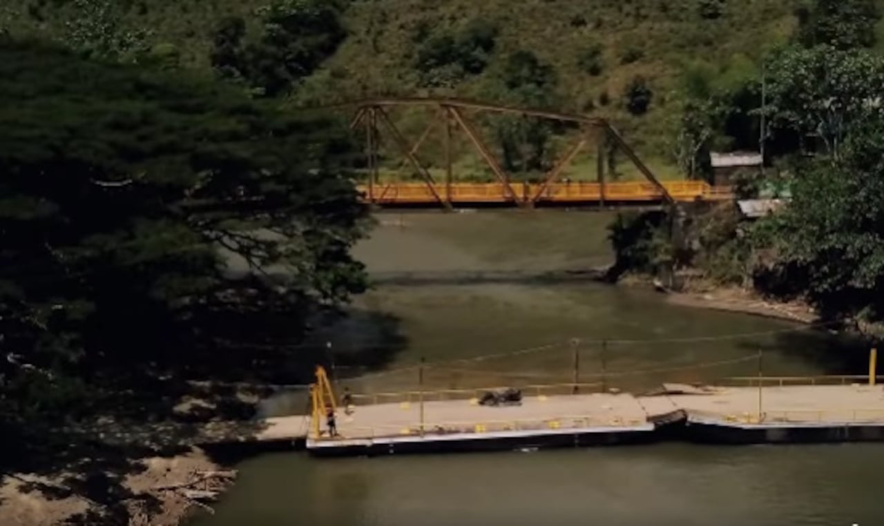 Puente fue instalado por una empresa privada.