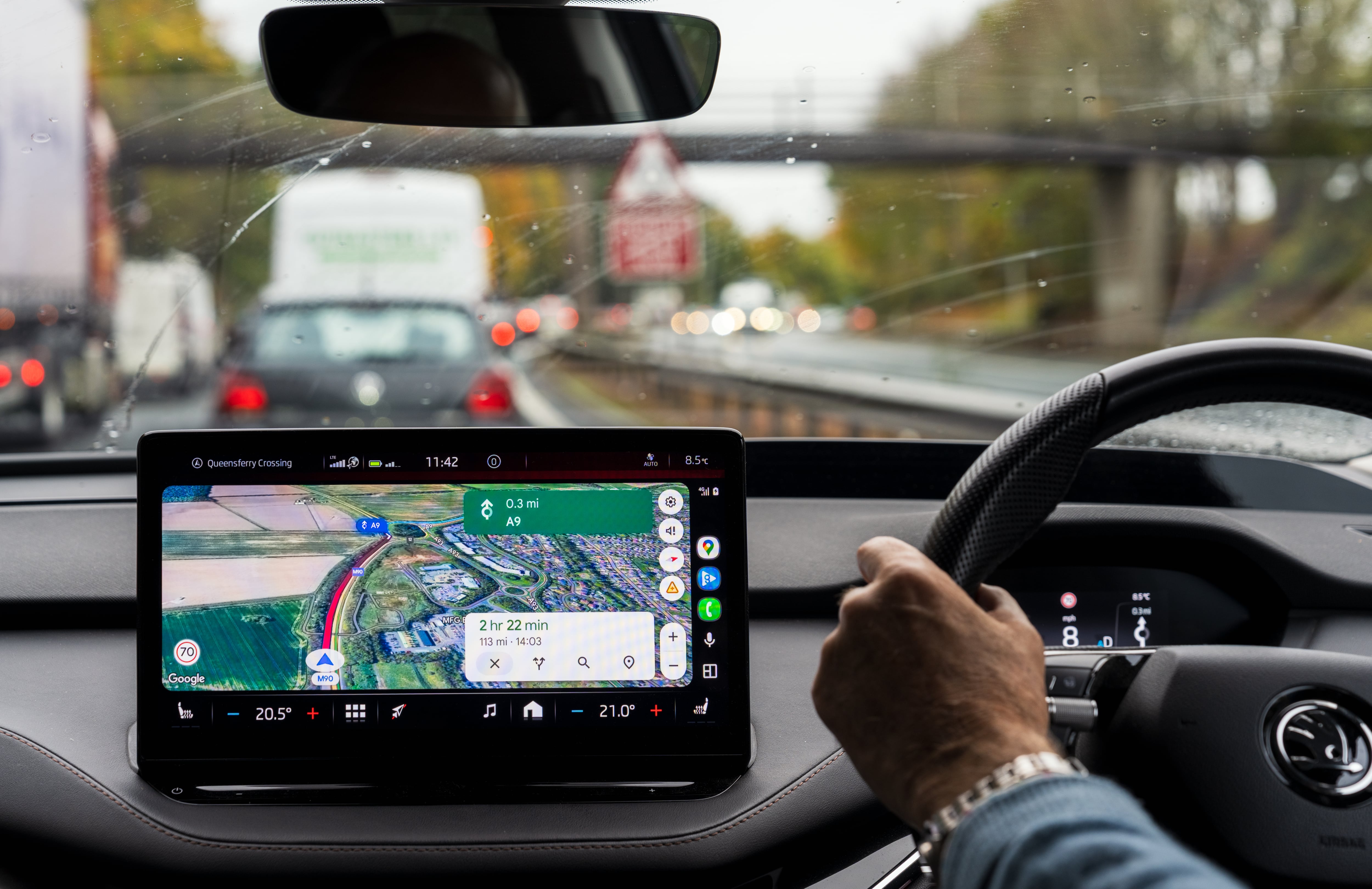 La aplicación ofrece la opción de descargar rutas y mapas antes de iniciar un viaje.