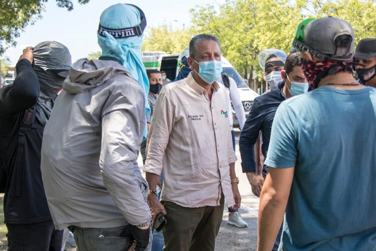 El alcalde de Neiva Gorky Muñoz en diálogos con jóvenes de la primera línea