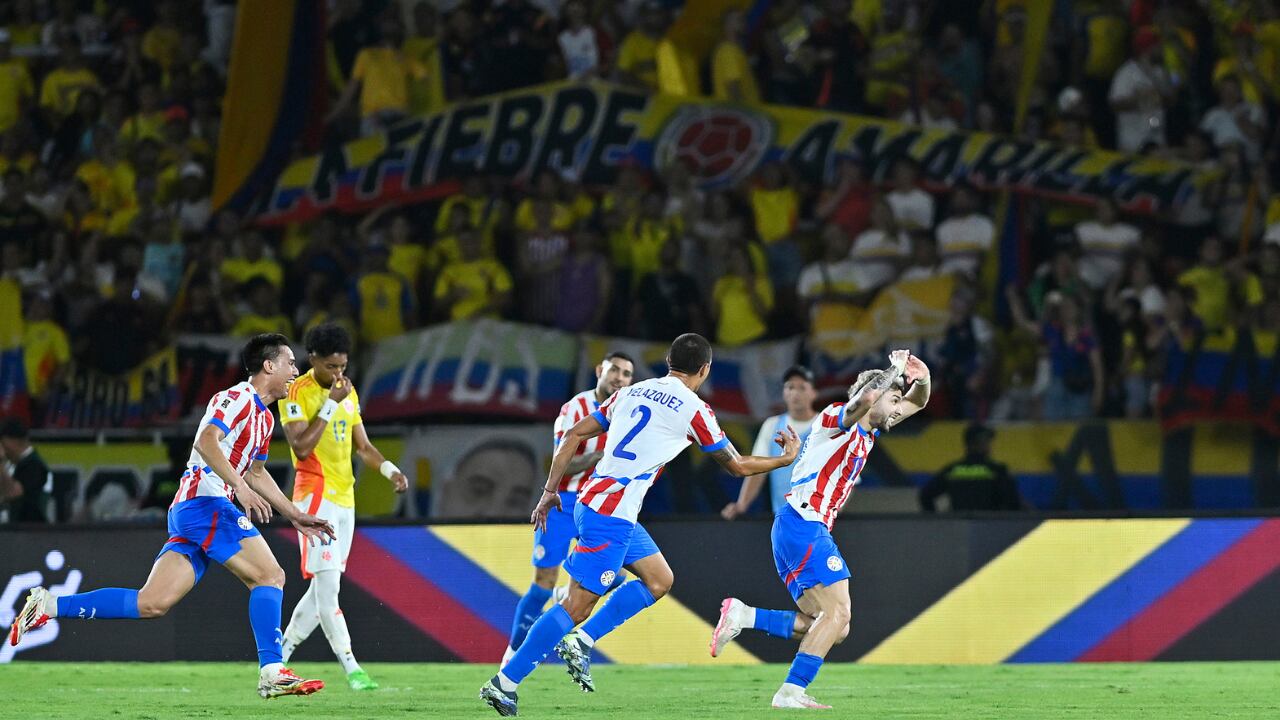 Selección Colombia siendo local en Barranquilla durante el juego con Paraguay por Eliminatorias