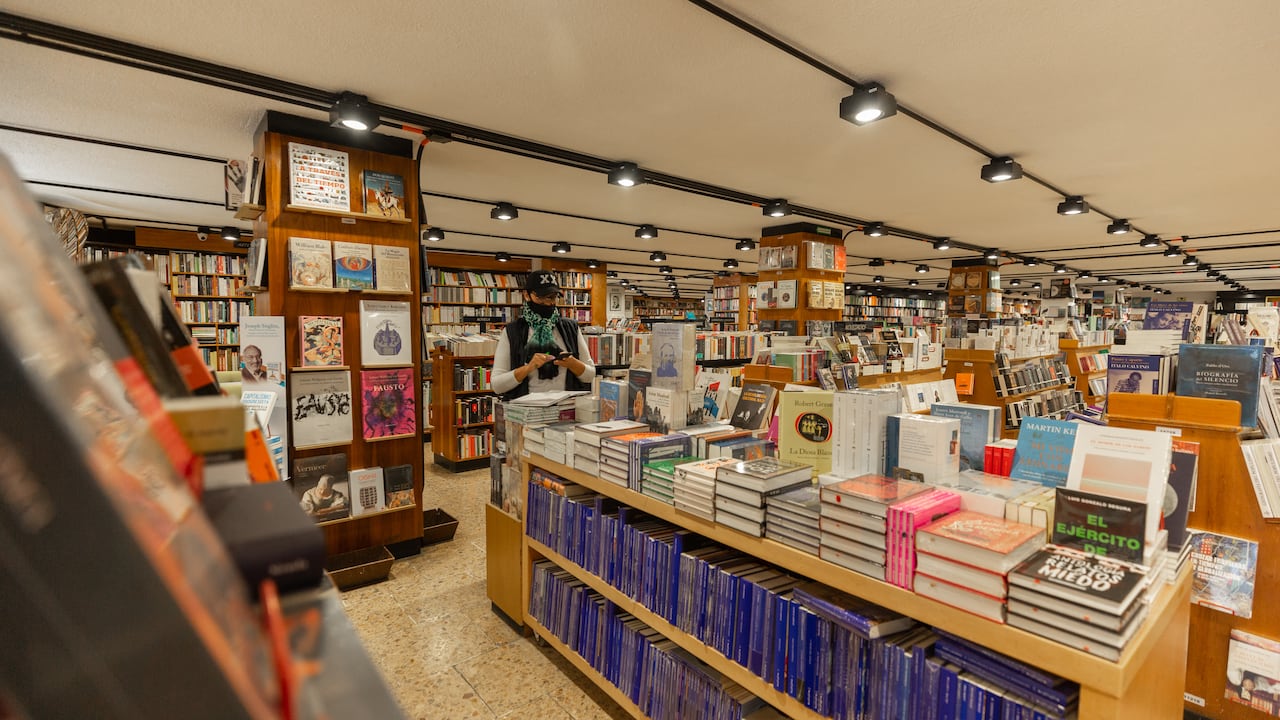 Librería Lerner. Centro de Bogotá. Semana.
