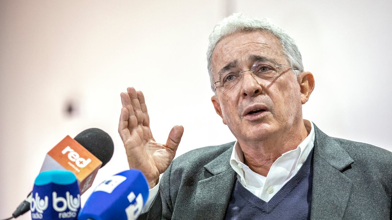 Álvaro Uribe Vélez.