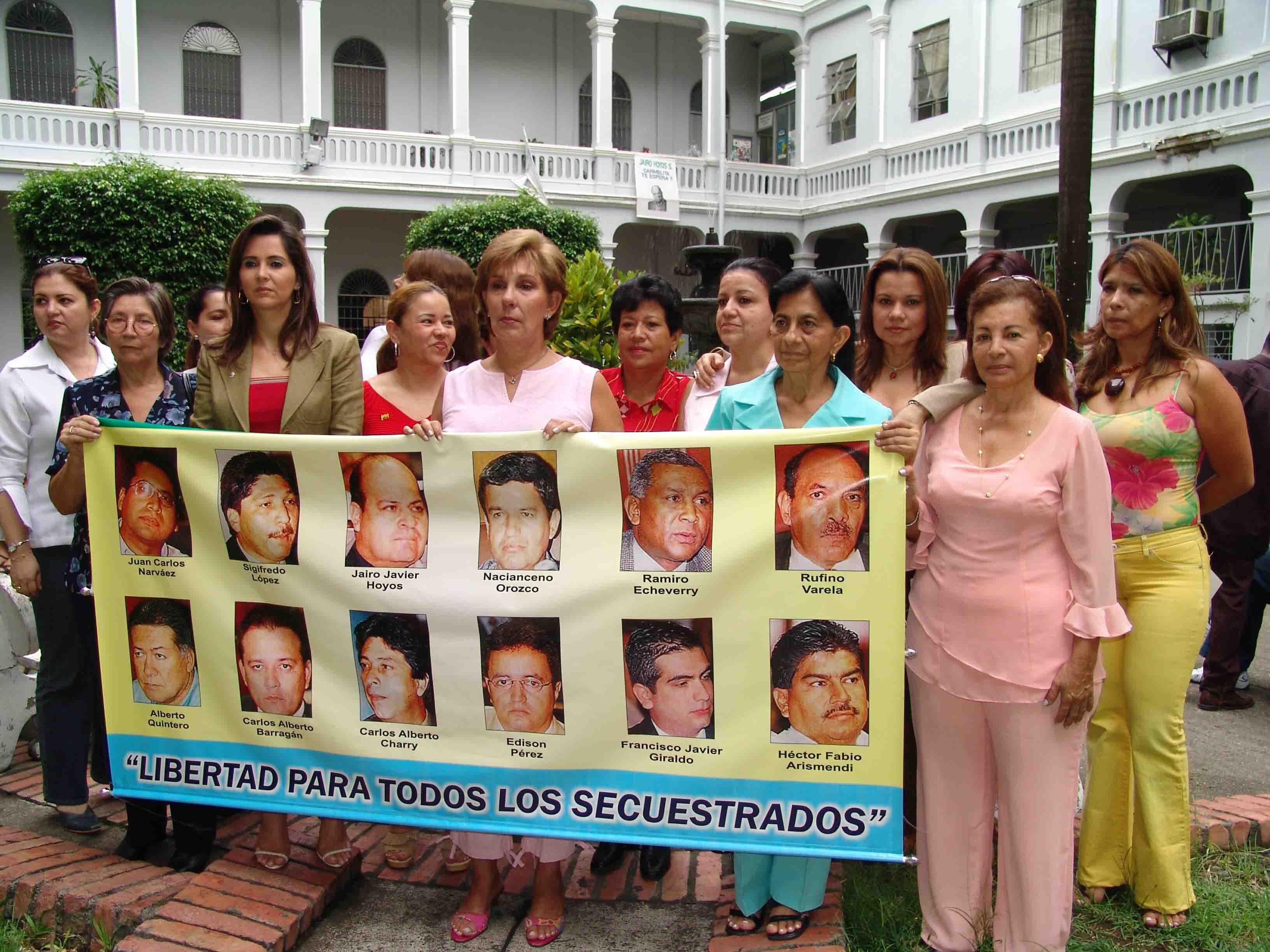 FAMILIARES DE LOS DIPUTADOS DEL VALLE  SECUESTRADOS