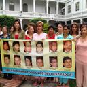 FAMILIARES DE LOS DIPUTADOS DEL VALLE 3 AÑO.
DIFERENTES TOMAS DE LOS FAMILIARES DE LOS DIPUTADOS DEL VALLE SECUESTRADOS POR LAS FARC HACE TRES AÑOS.
FOTO: FABIO POSADA
MARZO DE 2005