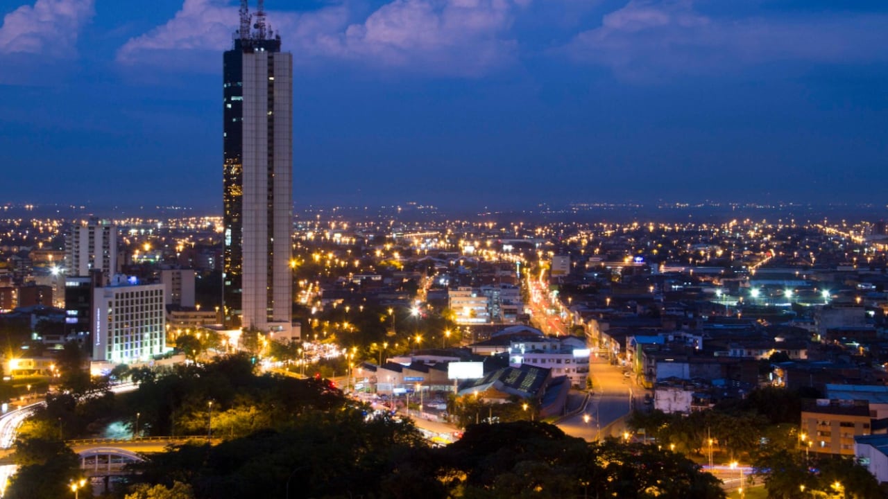 Los turistas llegan a la capital del Valle por su gente, gastronomía y cultura.