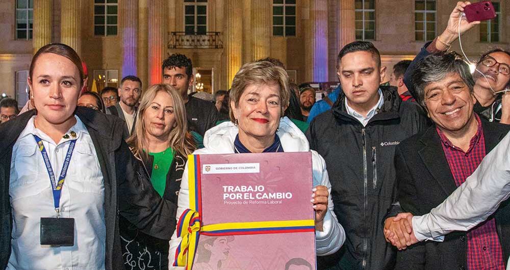 El proyecto de la reforma laboral fue radicado en el Congreso en un acto público en la Casa de Nariño. La iniciativa reivindica la actividad sindical.