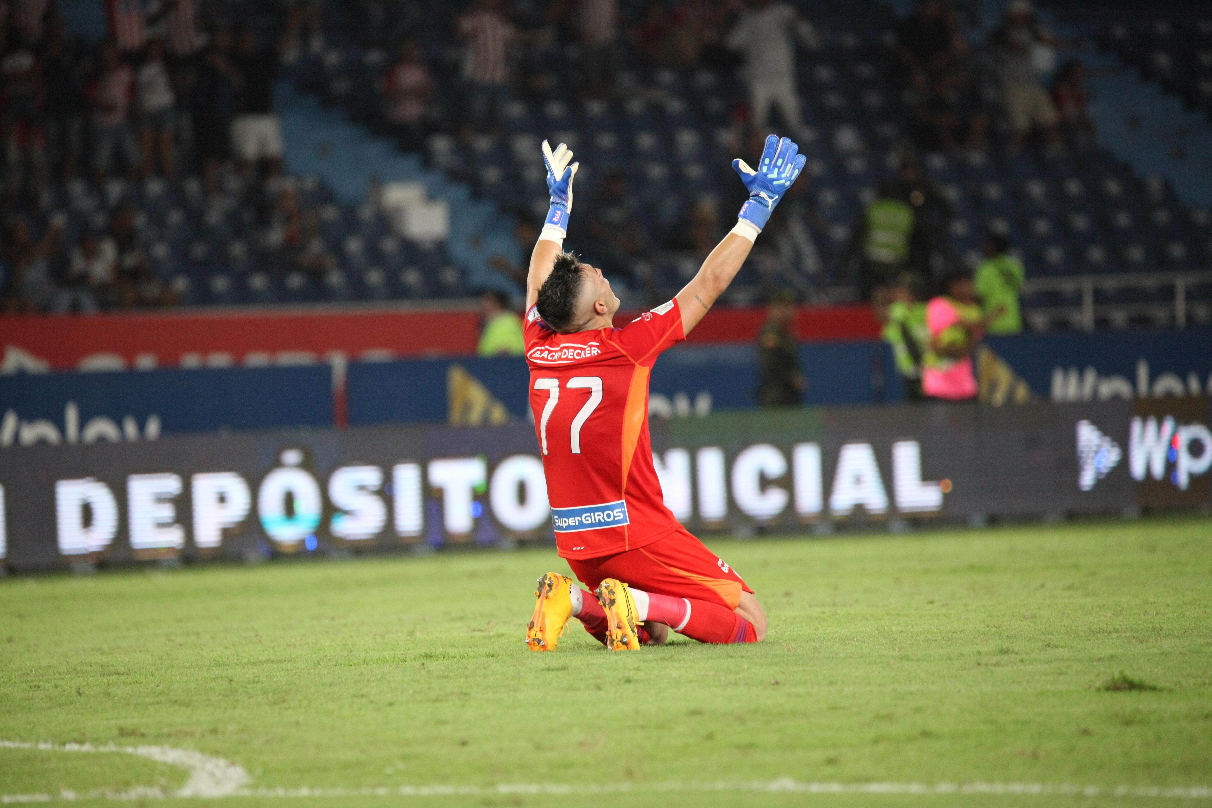 Mele celebrando la apertura del marcador tras el tanto de Carlos Bacca en Barranquilla.