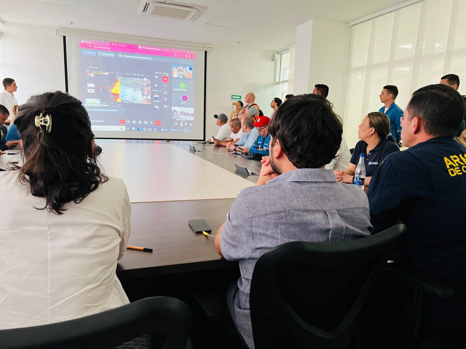 Ministra de Minas y Energía, Irene Vélez junto al alcalde de Barranquilla, Jaime Pumarejo.