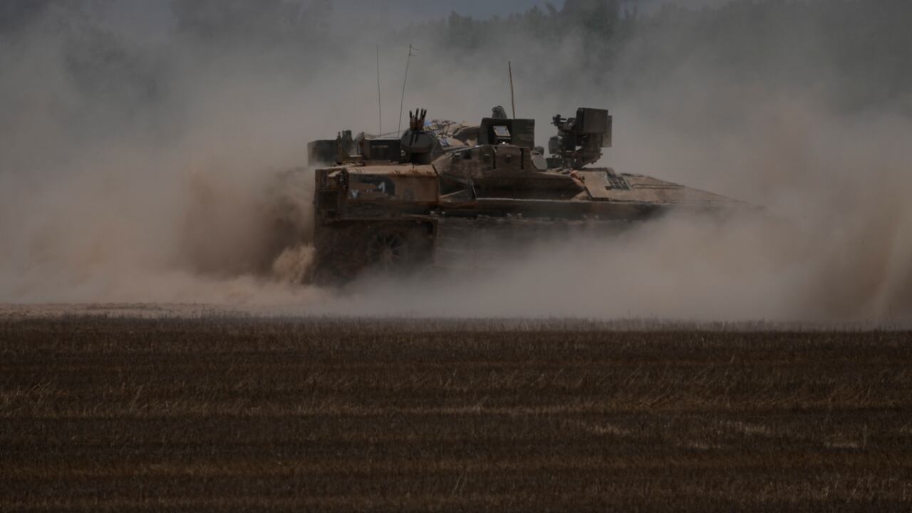 Las negociaciones indirectas mediadas por Catar, Egipto y Estados Unidos se estancaron a principios de mayo, poco después del inicio de las operaciones terrestres de Israel en Rafah. (AP Photo/Tsafrir Abayov)