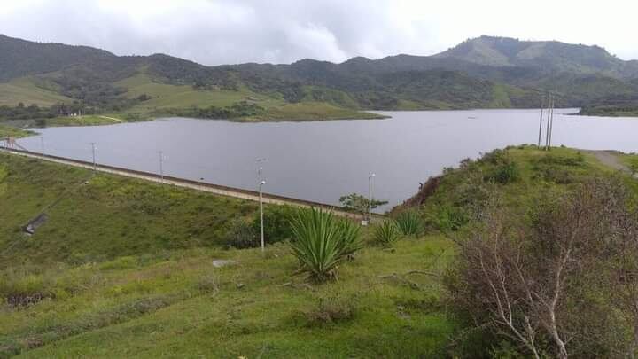Hay riesgo de desbordamiento en Embalse de Sara Bru en el Valle por las fuertes lluvias, esto dicen las autoridades.