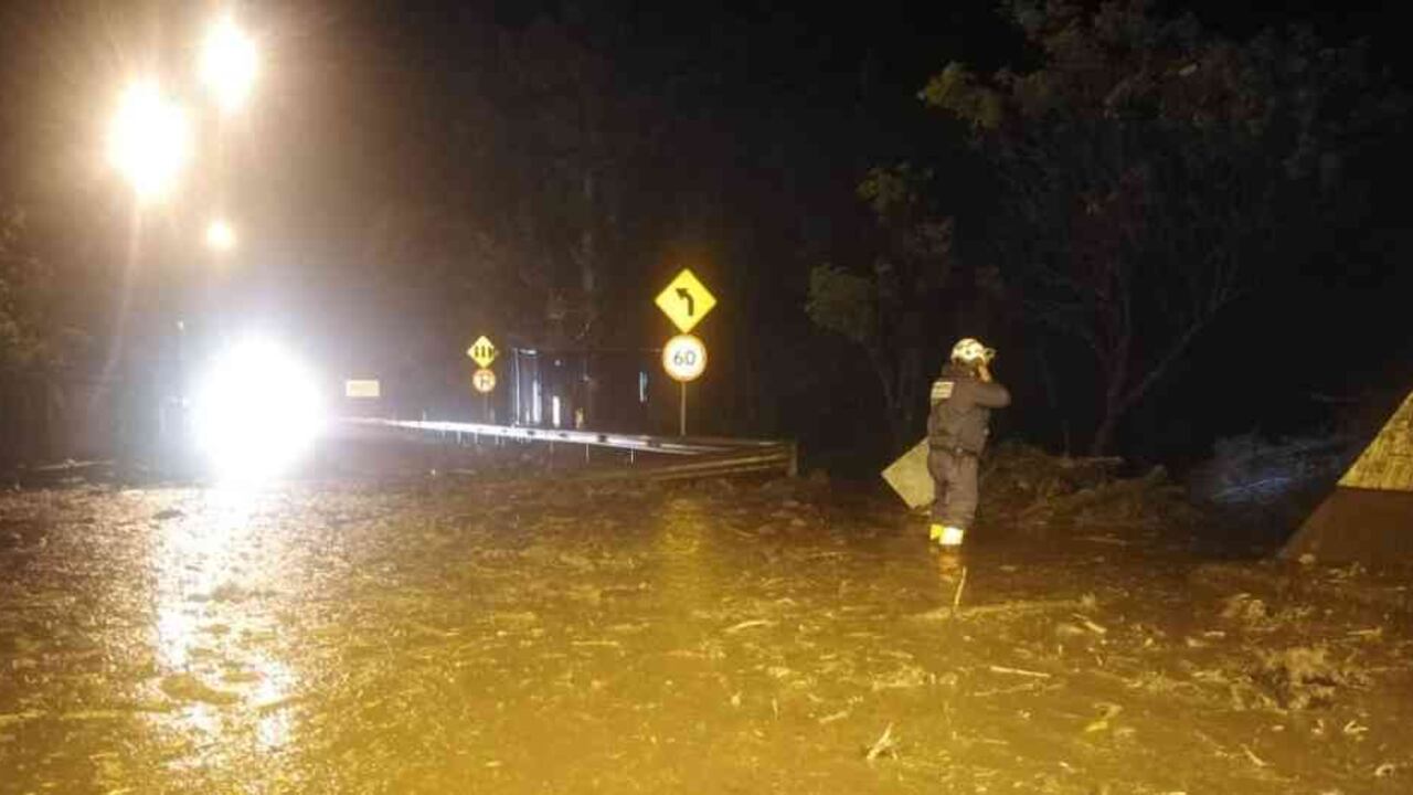 Colombia hoy: avalancha en el túnel de Boquerón causó cierre de vía al Llano