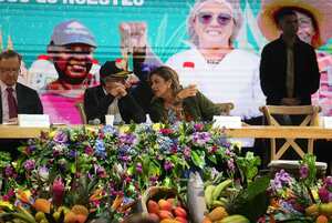 Presidente Gustavo Petro y ministra de Agricultura Jhenifer Mojica.