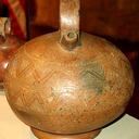 Alcarrazas del Valle del Cauca, con dos mil años de antigüedad. En estas los precolombinos preparaban sustancias alucinógenas para beberlas en el rito de los funerales.