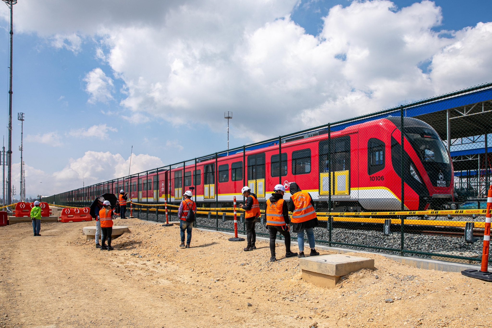 Durante el trayecto inicial, el tren avanzó 905 metros sobre la Línea 1 del Metro de Bogotá.
