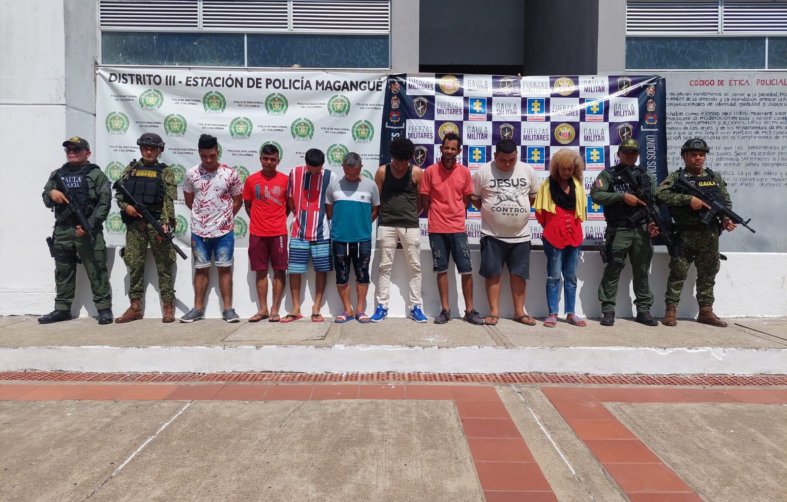 Caen 17 integrantes de una banda en Bolívar.