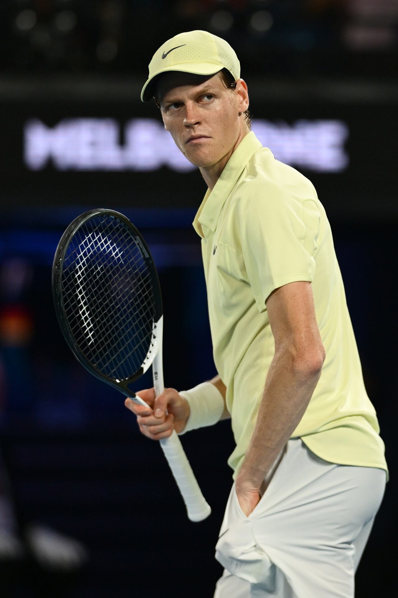Jannik Sinner de Italia celebra un punto contra Alexander Zverev de Alemania en la final individual masculina durante el día 15 del Abierto de Australia 2025 en Melbourne Park el 26 de enero de 2025 en Melbourne, Australia.
