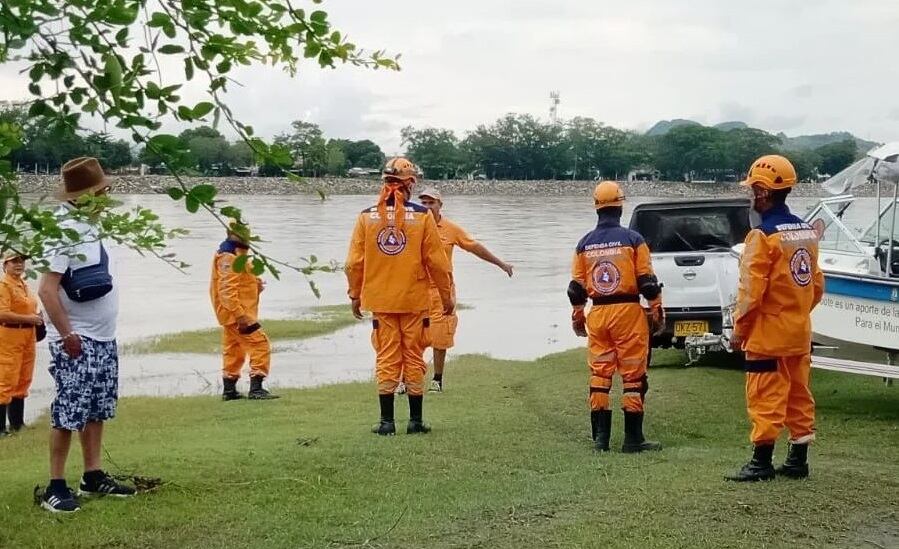 Algunos pescadores avistaron el cuerpo cuando laboraban en un sector del río Magdalena conocido como la Antigua Bocatoma en el municipio de La Dorada, Caldas