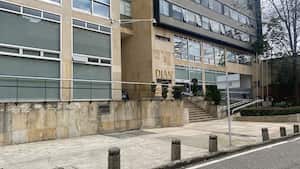 DIAN Dirección de Impuestos y Aduanas Nacionales
FACHADA EDIFICIO SENDAS