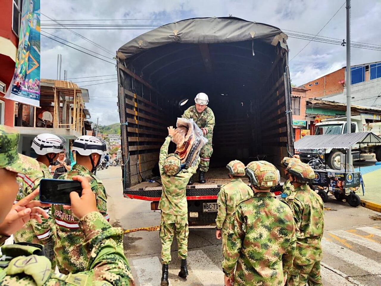 Casi 100 viviendas perdieron sus cubiertas de manera parcial y total