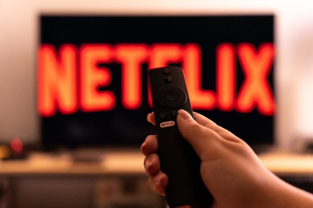 Desde el próximo mes, Netflix ya no estará disponible en determinados dispositivos, lo que llevará a los usuarios a buscar otras opciones para seguir viendo sus contenidos favoritos.