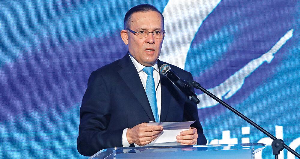 EFRAÍN CEPEDA Director del Partido Conservador