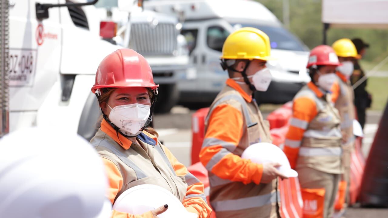 el Gobierno del presidente Iván Duque ha inyectado a la economía cerca de $ 25,33 billones en la ejecución de estos proyectos, con lo cual se ha logrado poner en funcionamiento seis corredores de 4G.