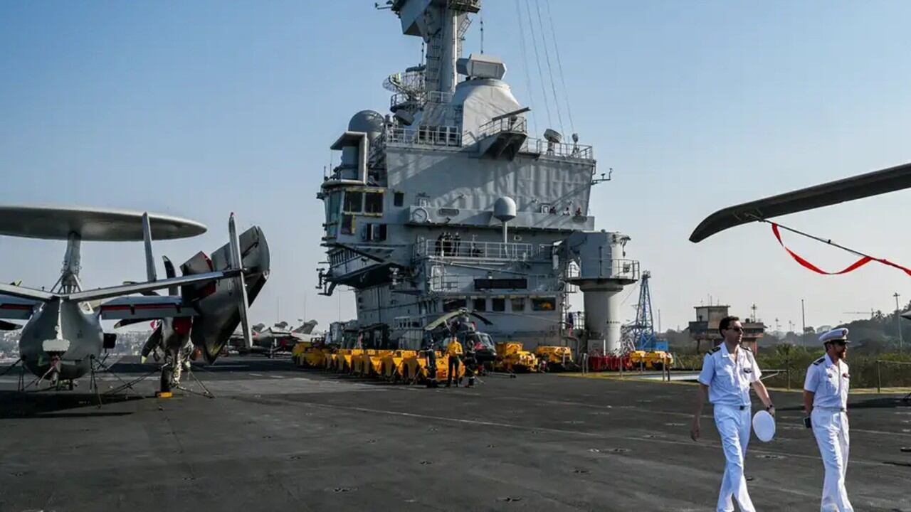 El nuevo portaaviones superará en tamaño y capacidad de carga al Charles de Gaulle (en la foto).