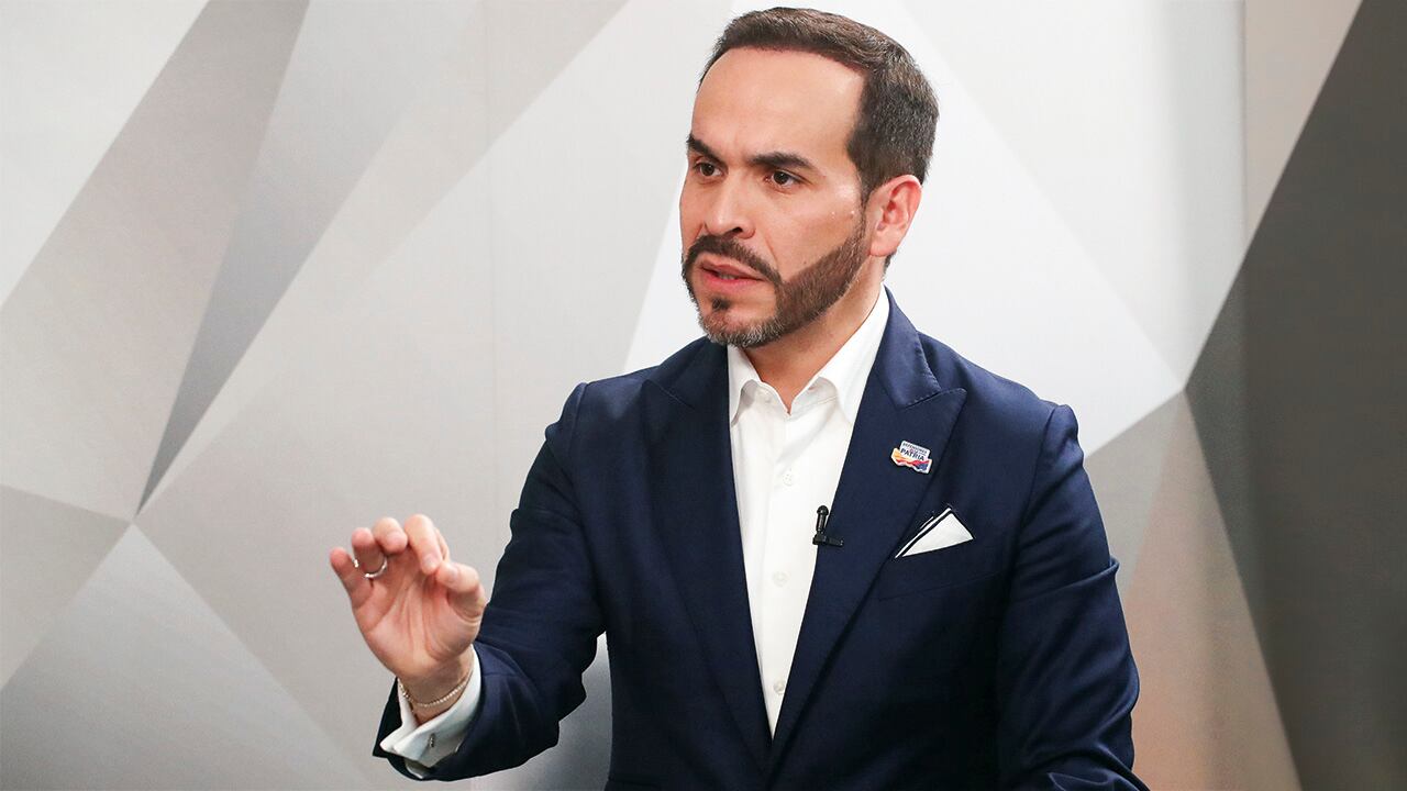 Abelardo de la Espriella asegura que quiere ganar las elecciones sin el respaldo de los partidos tradicionales.