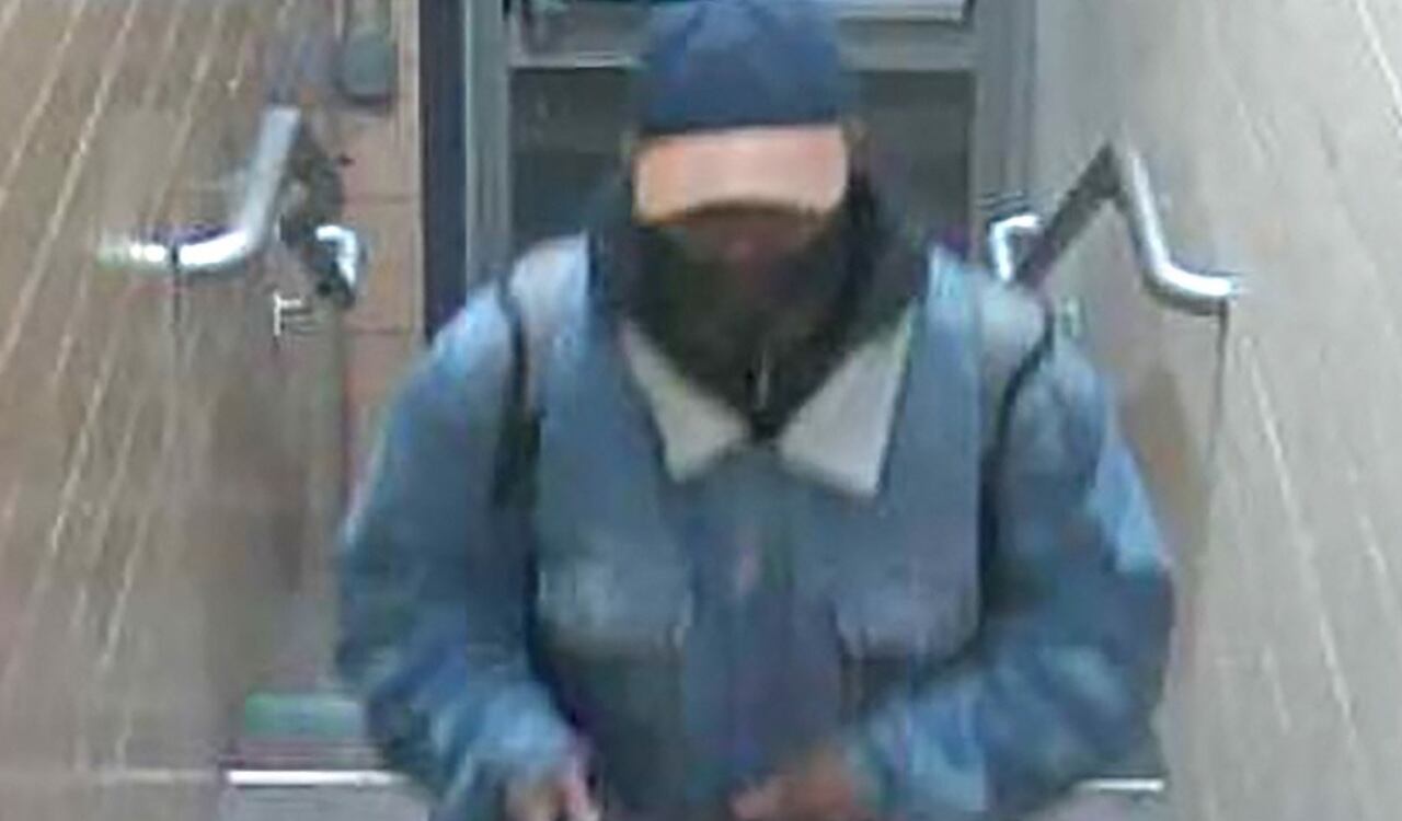 Esta fue la foto del sospechoso con la que las autoridades contaron para poder dar con su paradero