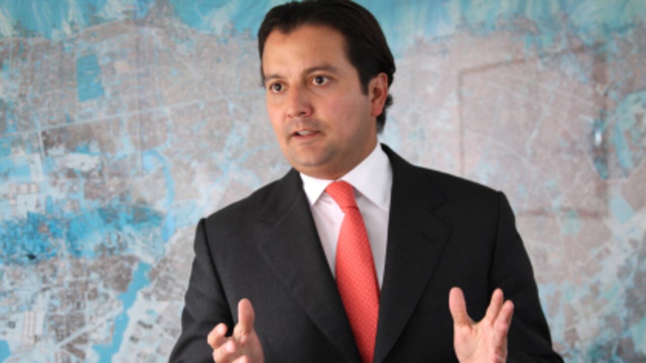 David Luna, del Partido Liberal, le madrugó a la campaña por la Alcaldía de Bogotá. Dice que mientras sus posibles competidores se pelean entre sí, él está dedicado a armar sus cuadros, sus propuestas y su visión de ciudad.