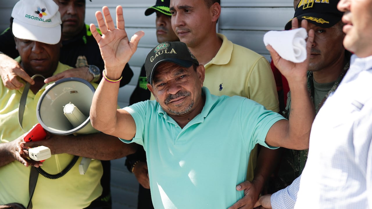 Luis Manuel Díaz waves to neighbors outside his home in Barrancas, Colombia, after he was released by kidnappers Thursday, Nov. 9, 2023. Díaz, the father of Liverpool striker Luis Díaz, was kidnapped on Oct. 28 by the guerrilla group National Liberation Army, or ELN. (AP Photo/Ivan Valencia)