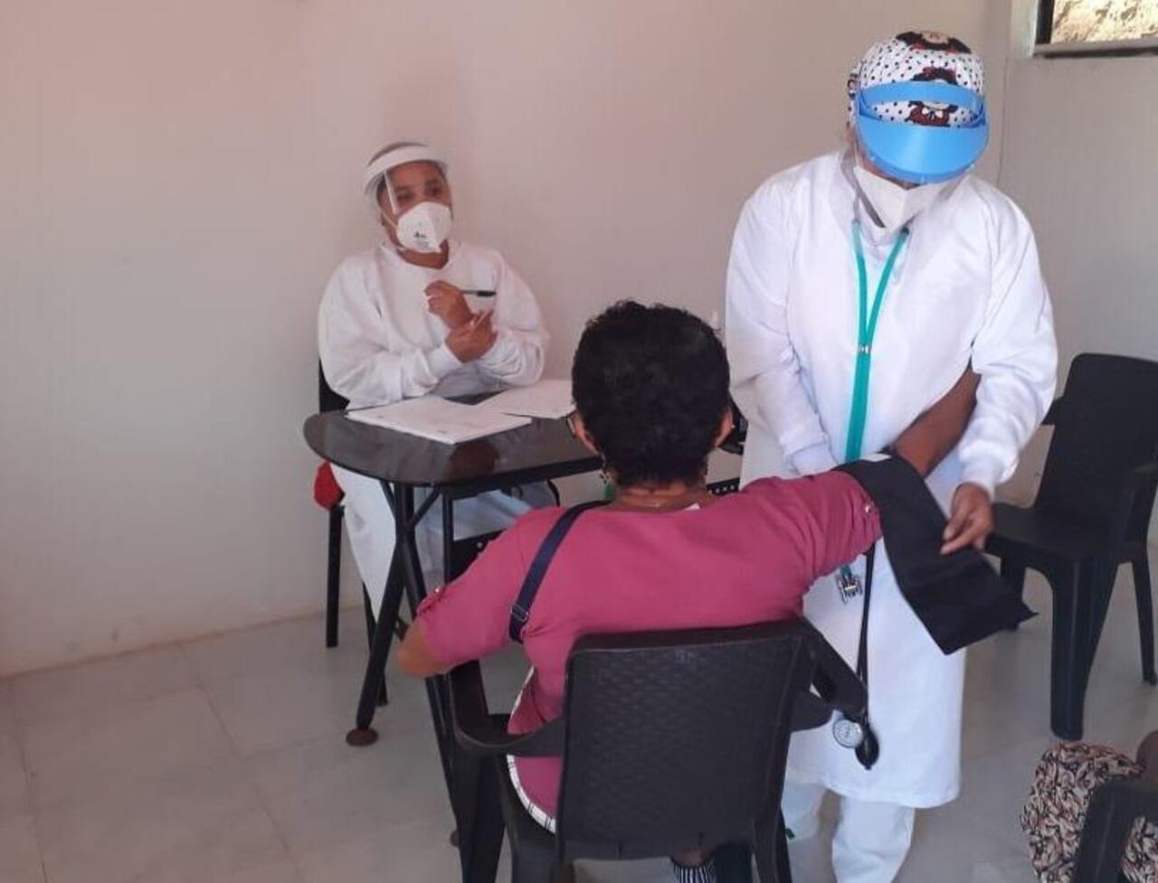Exguerrillera vacunada contra el coronavirus