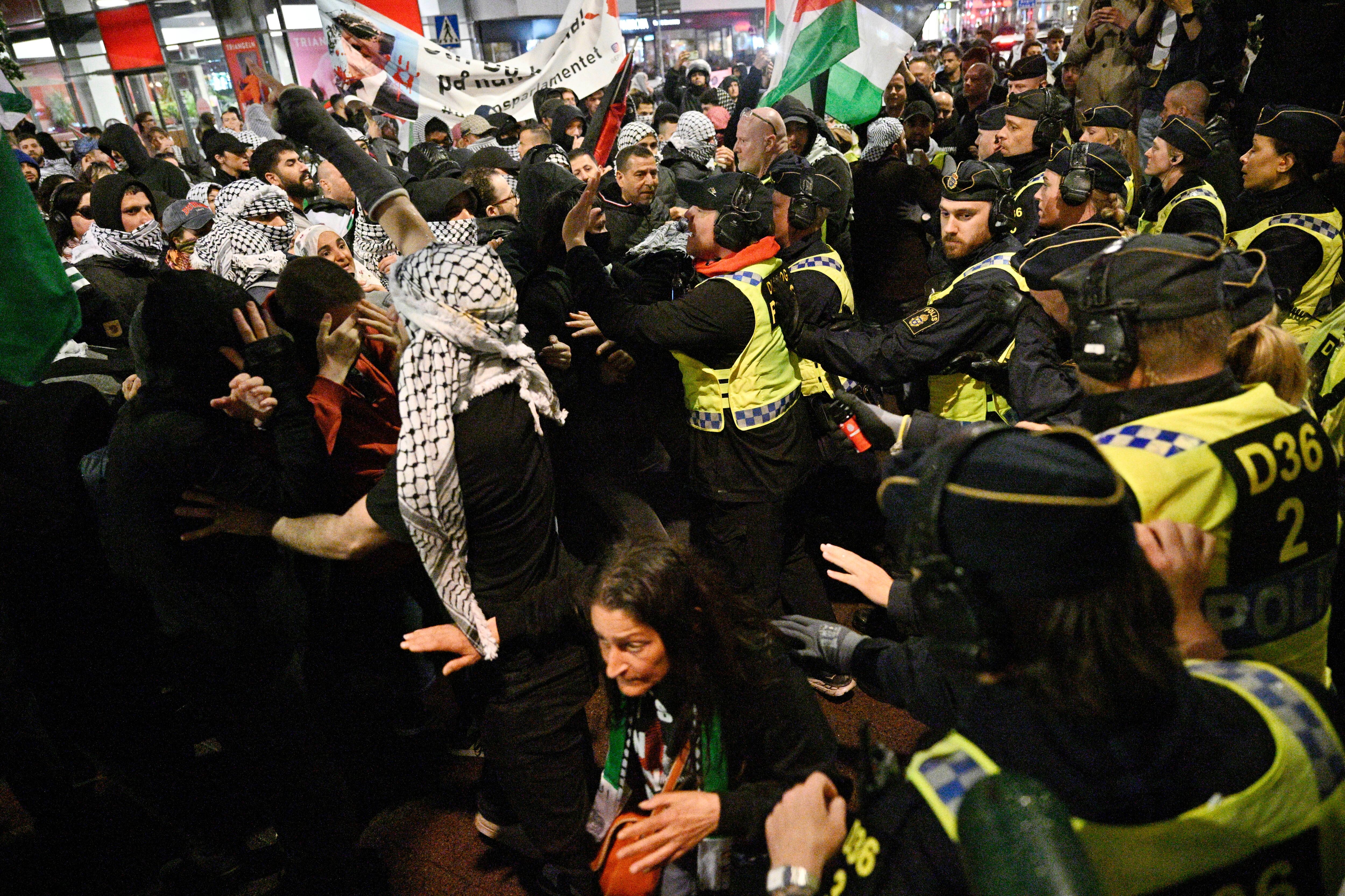 El tema, entonces llamado "October Rain", se consideró demasiado político por sus aparentes alusiones al ataque de Hamás el 7 de octubre que desencadenó la guerra en Gaza.