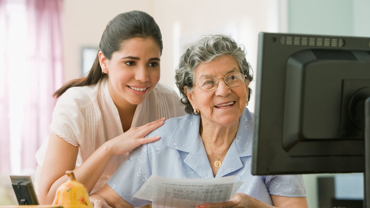 Los adultos mayores serán los más beneficiados con los programas.