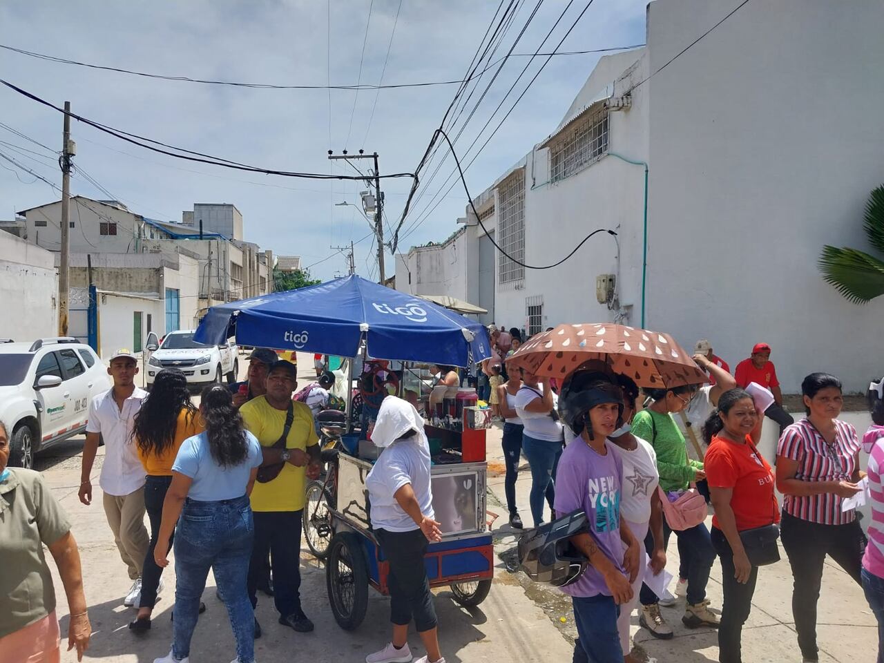 Filas en la sede del Banco Agrario.