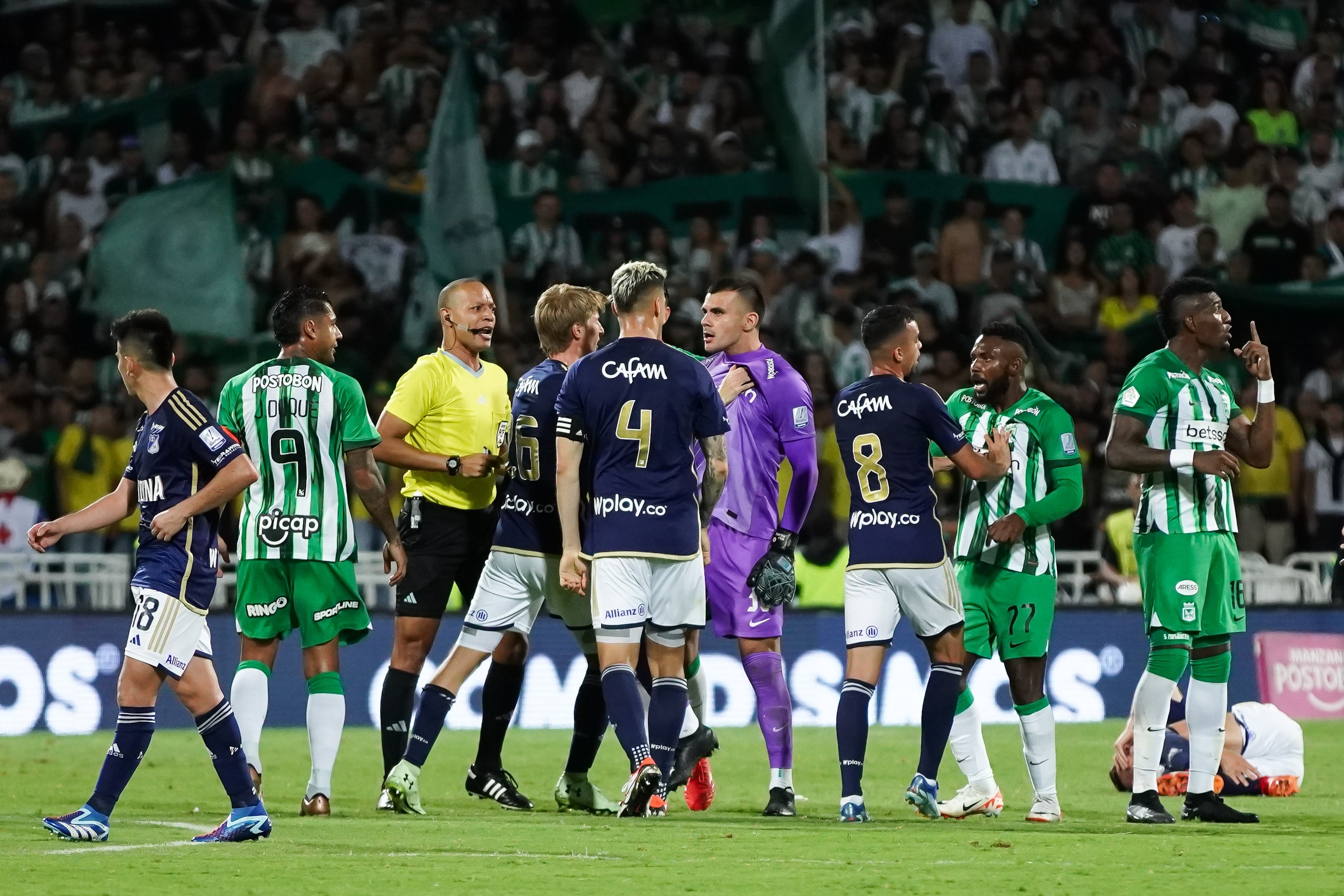 Santiago Rojas fue el principal criticado por la pelea en el clásico