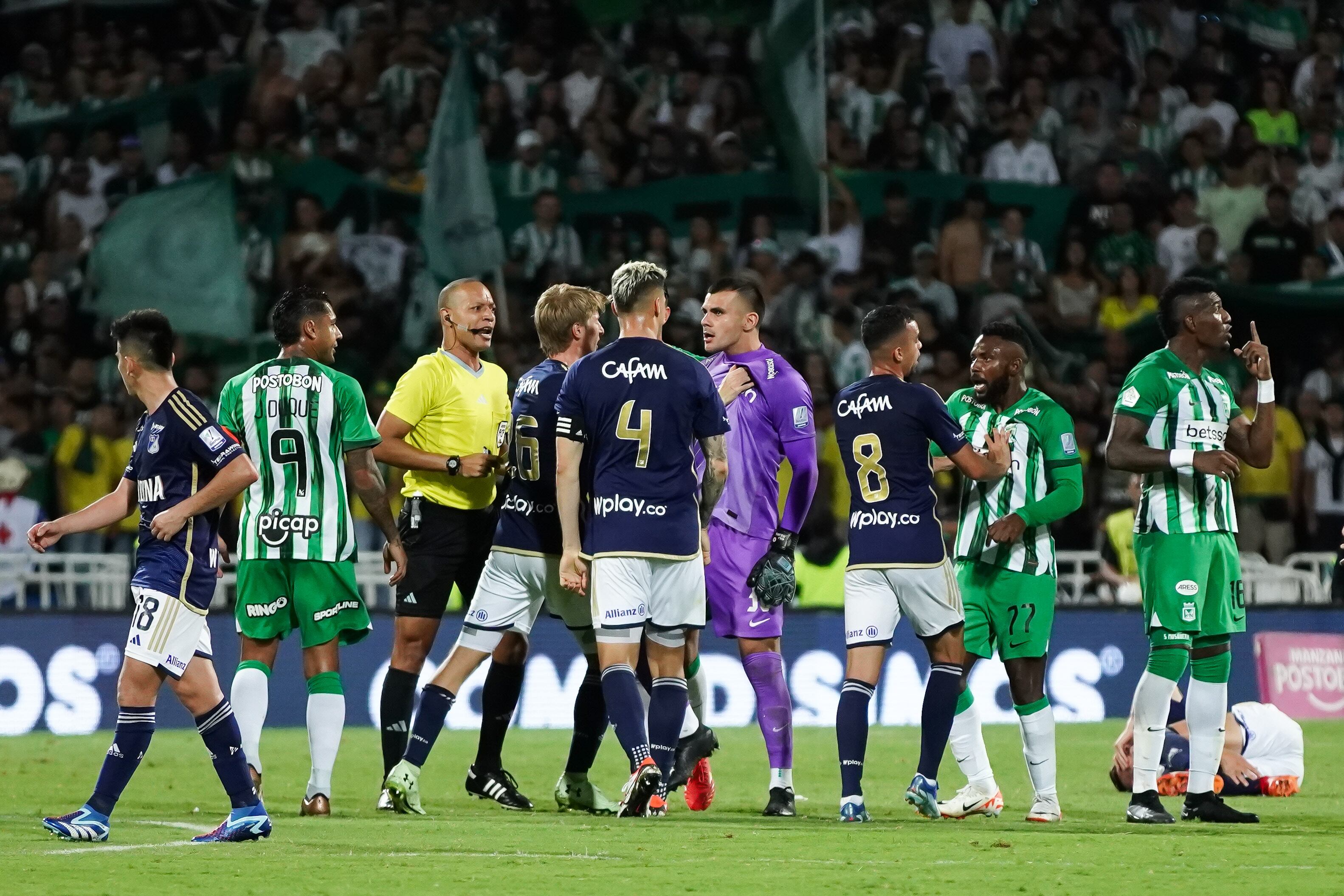 Santiago Rojas fue el principal criticado por la pelea en el clásico