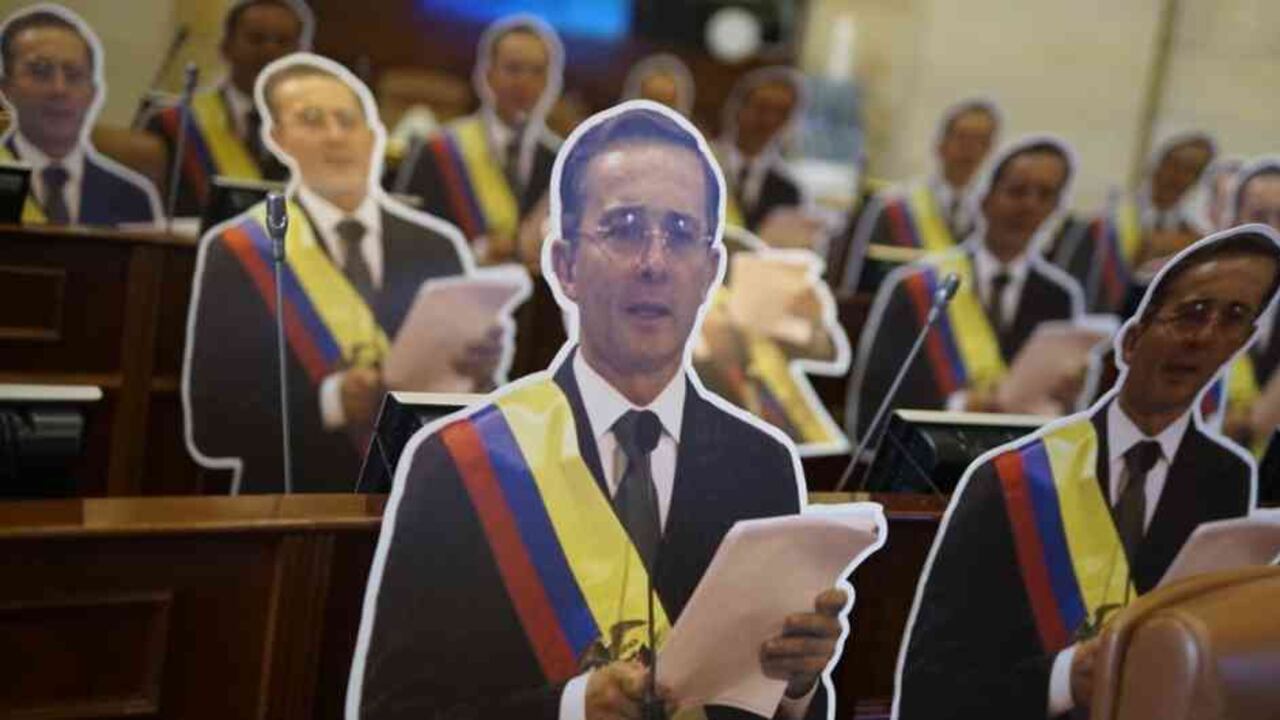 Álvaro Uribe recibió homenaje del Centro Democrático en el Congreso | Colombia hoy