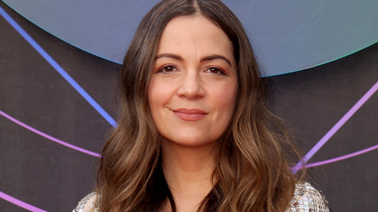 LAS VEGAS, NEVADA - 18 DE NOVIEMBRE: Natalia Lafourcade asiste a la 22ª Entrega Anual del Latin GRAMMY en el MGM Grand Garden Arena el 18 de noviembre de 2021 en las Vegas, Nevada. (Foto de John Parra/Getty Images para La Academia Latina de la Grabación).