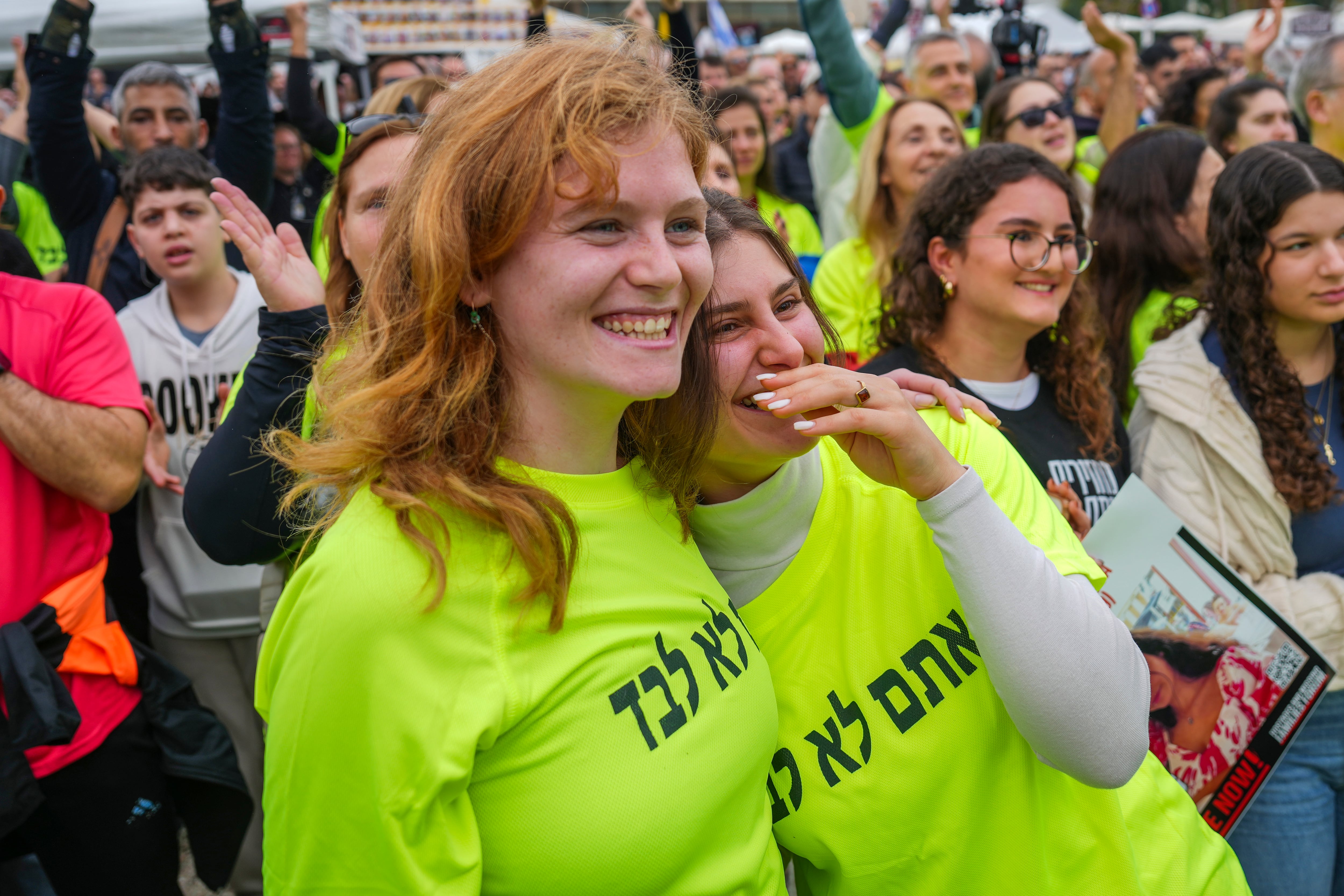 Las cuatro rehenes, que permanecieron cautivas en el territorio palestino desde que fueron capturadas por comandos islamistas en el ataque del 7 de octubre de 2023, "serán sometidas a una evaluación médica preliminar", dijo la misma fuente.