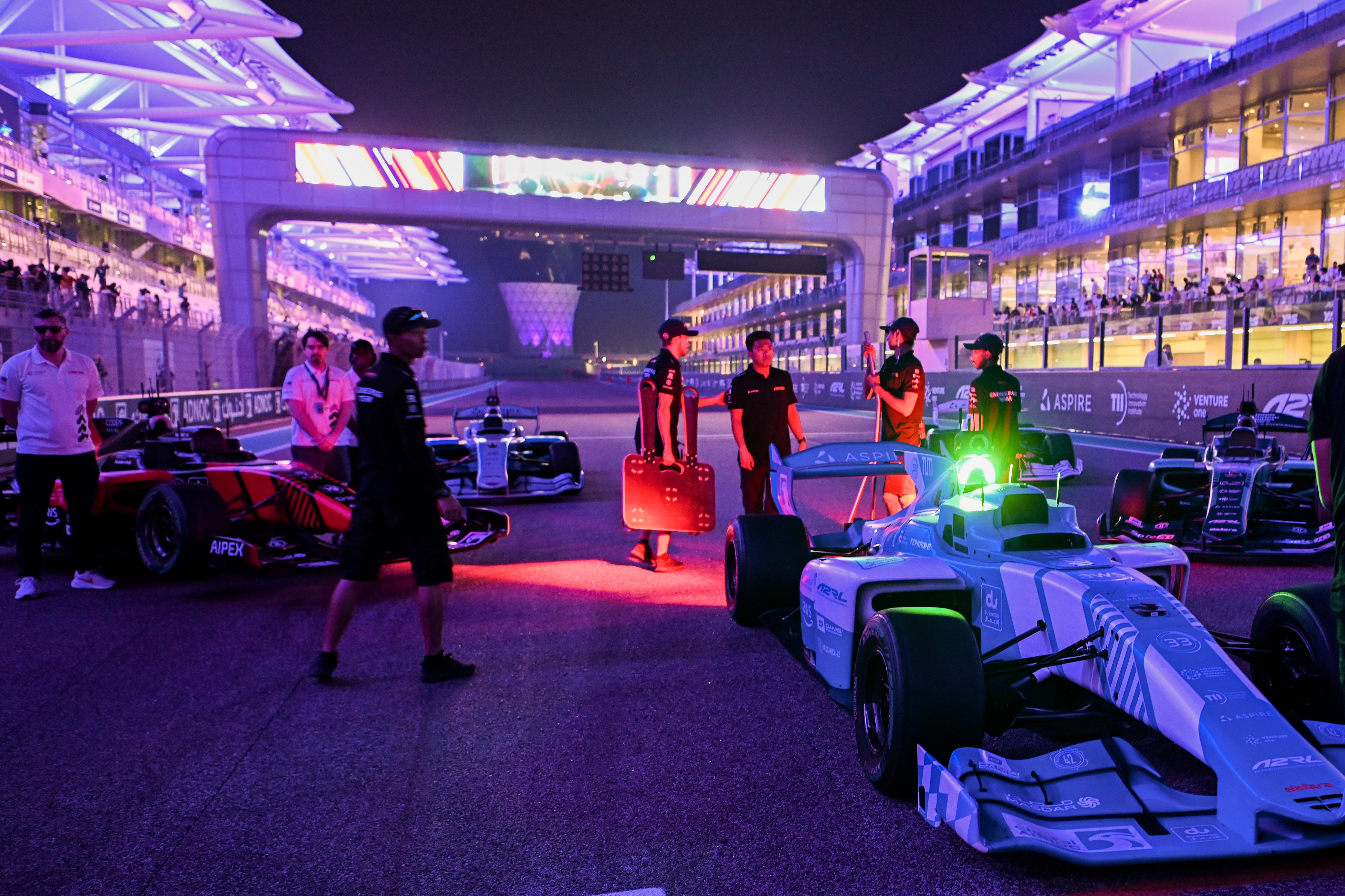 La La Abu Dhabi Autonomous Racing League  (A2RL) cumple apenas su segunda temporada y muestra, cada vez más, desarrollos superiores.