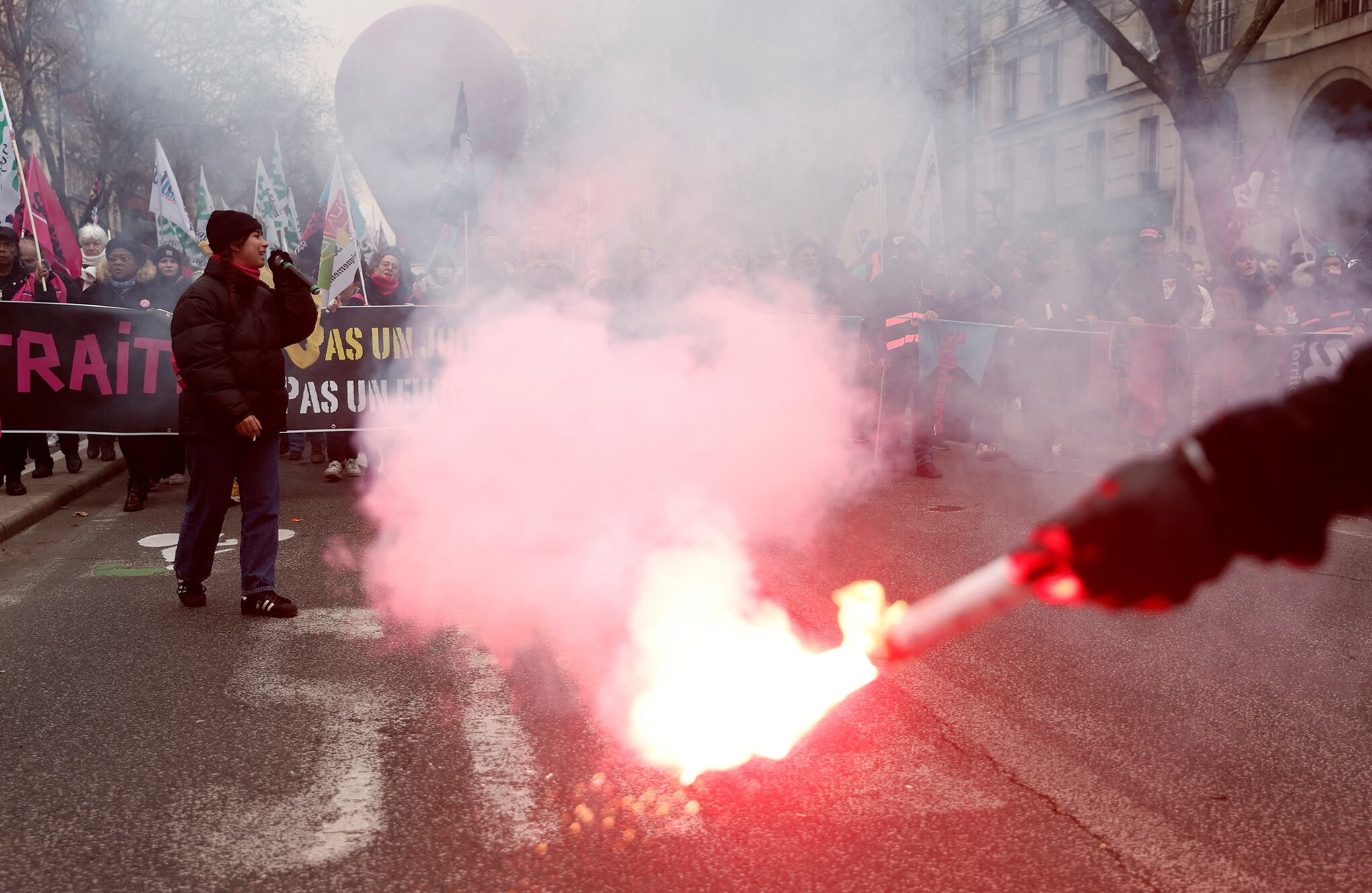 En imágenes : Enfrentamiento entre policía y manifestantes en Francia.