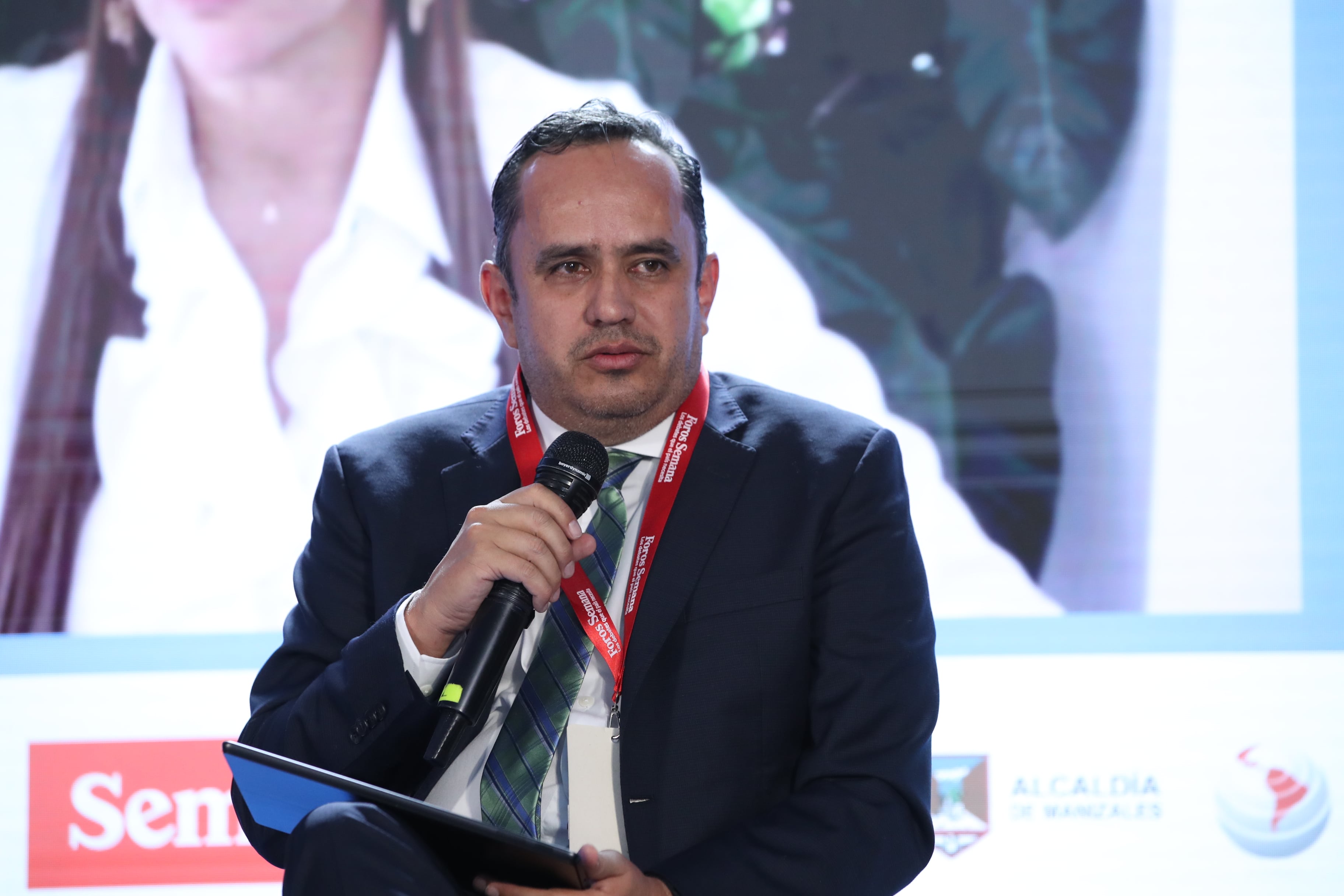 EL DEBATE | ¿Hacia dónde va el centro de Colombia?