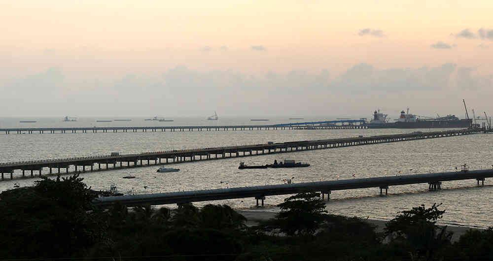 Puerto de descargue de carbón en Magdalena.