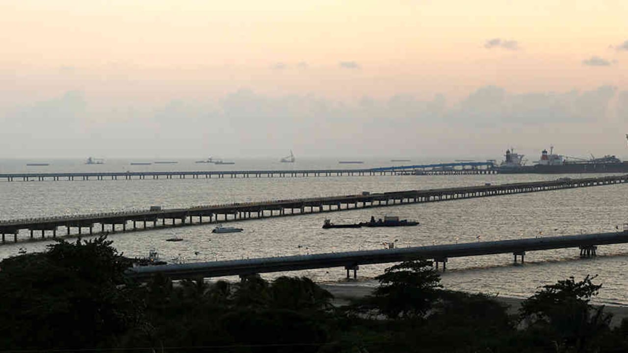 Puerto de descargue de carbón en Magdalena.