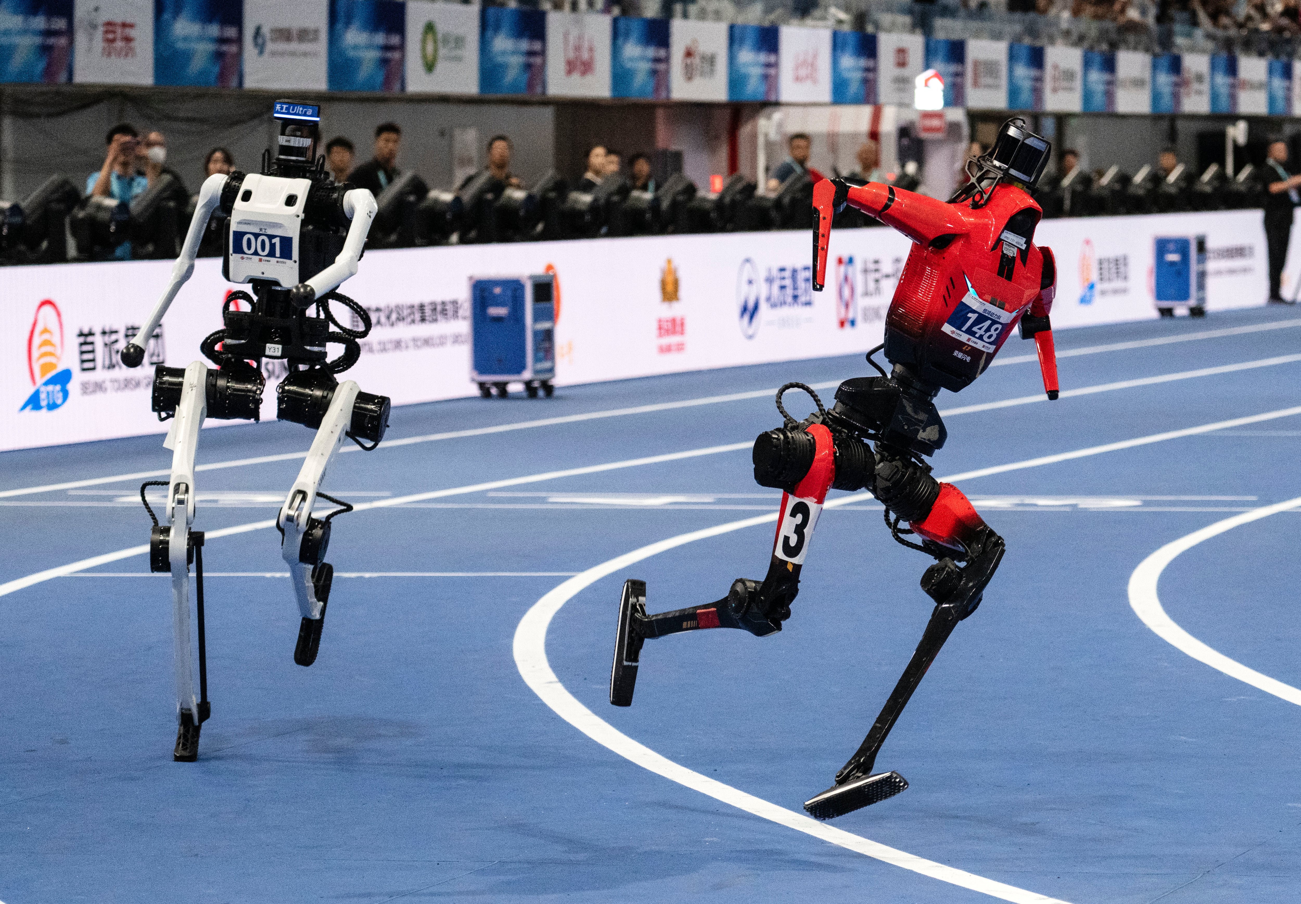 El robot Lightning, de Honor, terminó segundo con un tiempo de 9,47 segundos.
