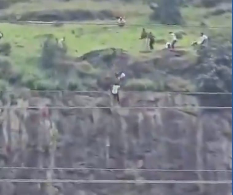 Los 3 cayeron en el acantilado