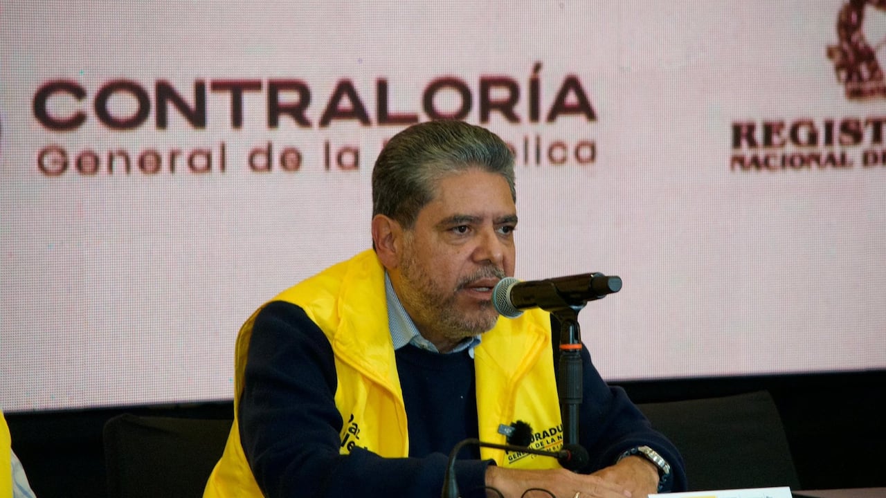 Contralor Carlos Hernán Rodríguez.